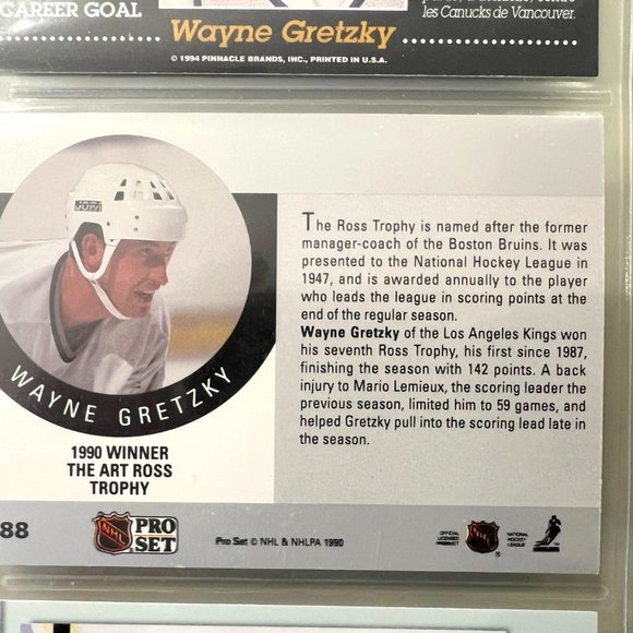 Wayne Gretzky 24 Various NHL Collector Cards 1990 to 1995! - Picture 9 of 16